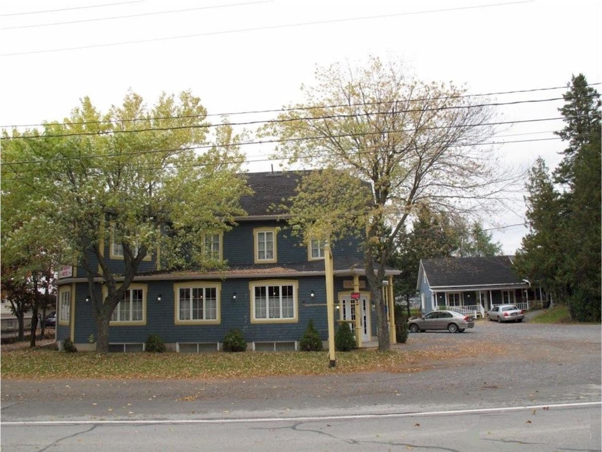 Hotel Fleurs Karaibes Saint-Alexandre-de-Kamouraska Exteriér fotografie